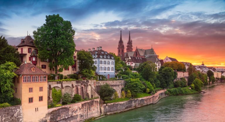 Basel und Rhein bei Sonnenuntergang